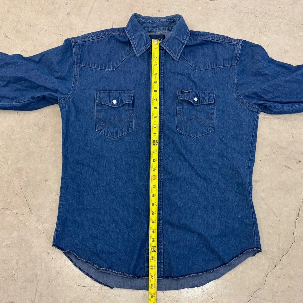 Wrangler Mens Denim Western Pearl Snap Shirt Indigo Blue Long Sleeve Raw Hem M - Picture 5 of 6